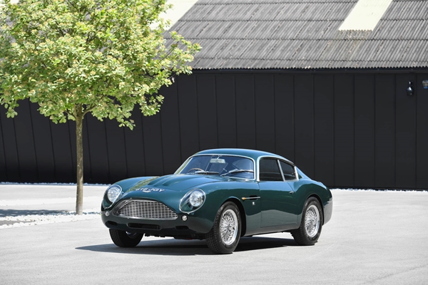 Aston Martin DB4 Zagato 002.jpg